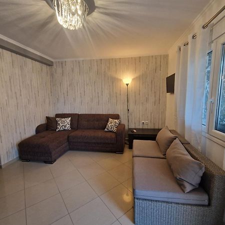 Iro Apartments Néa Péramos Εξωτερικό φωτογραφία