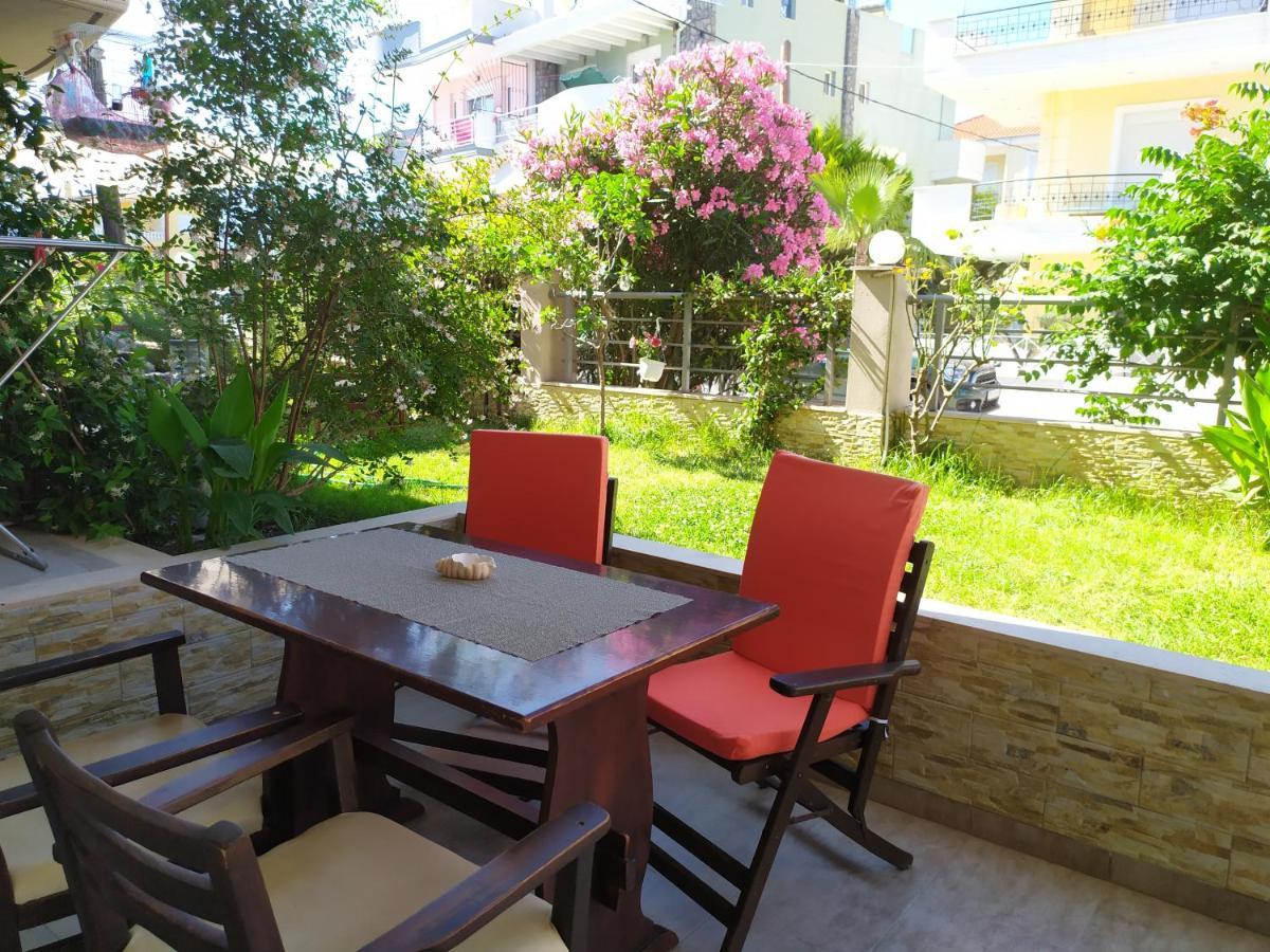 Iro Apartments Néa Péramos Εξωτερικό φωτογραφία