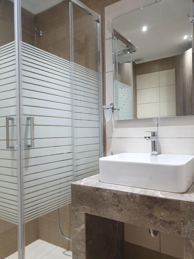 Iro Apartments Néa Péramos Εξωτερικό φωτογραφία