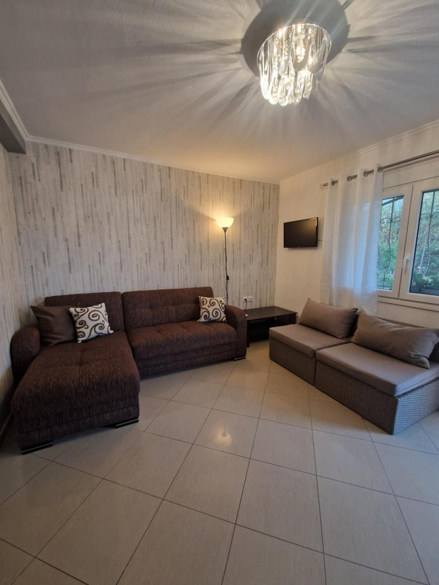 Iro Apartments Néa Péramos Εξωτερικό φωτογραφία