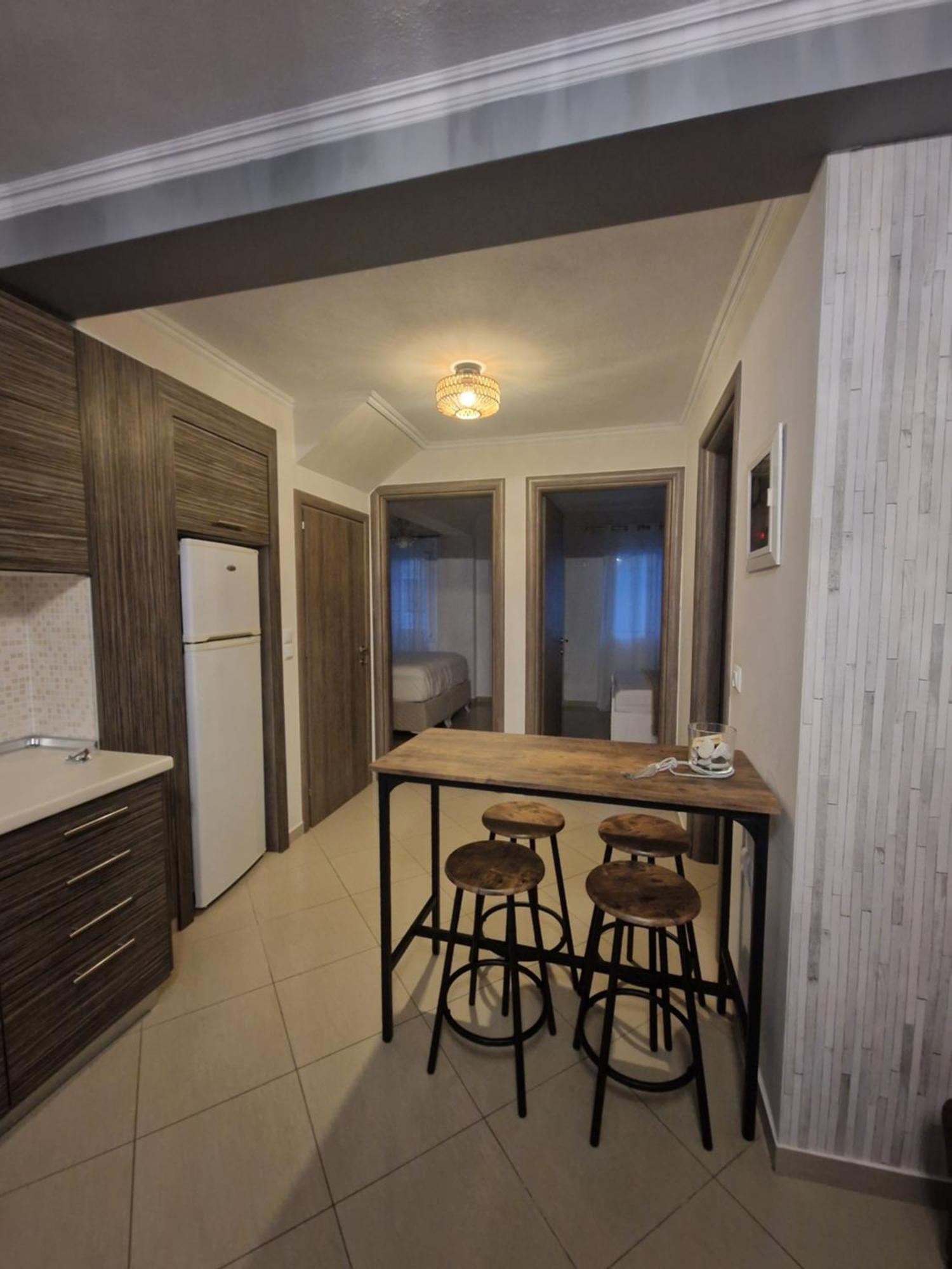 Iro Apartments Néa Péramos Εξωτερικό φωτογραφία